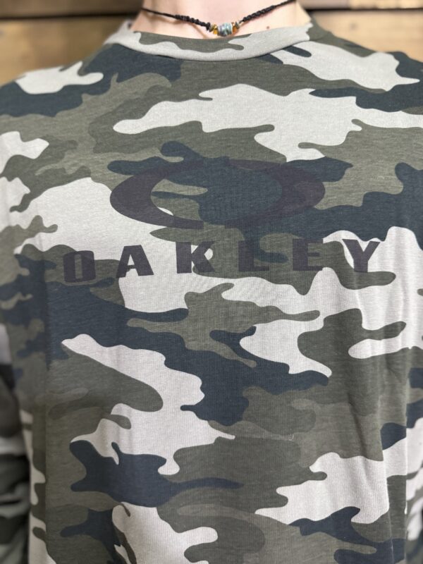 Polera Lifestyle OAKLEY Camo Green